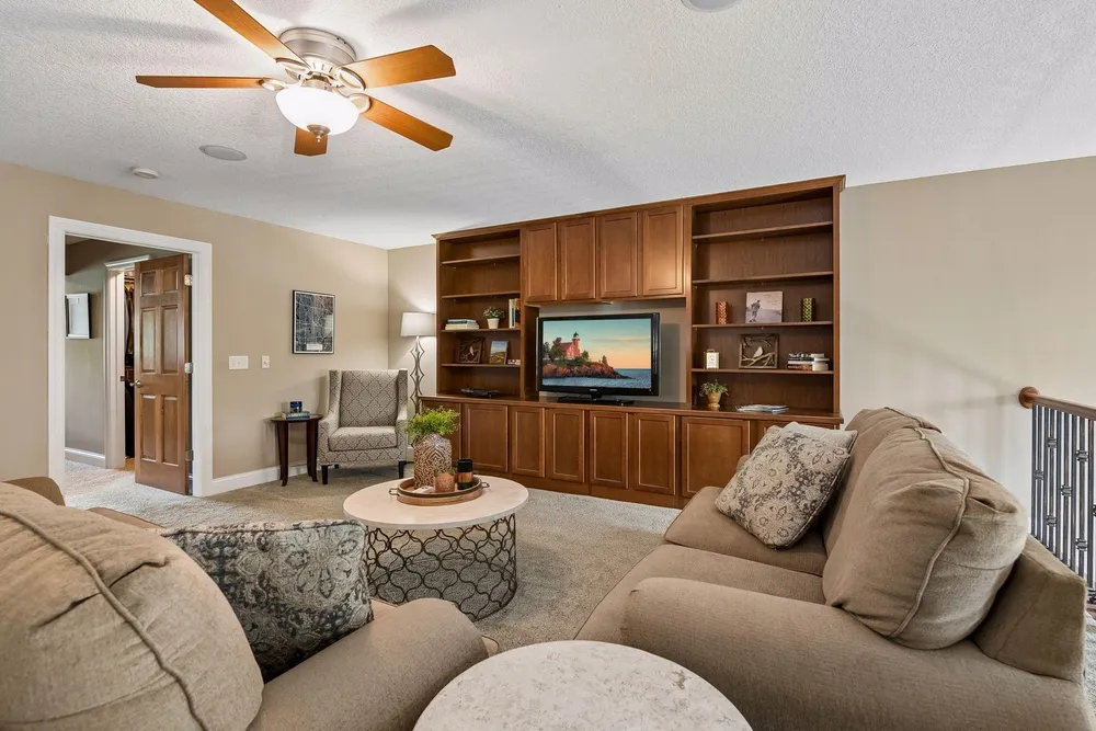 1454 Steeplechase Ln, Eagan, MN 55122