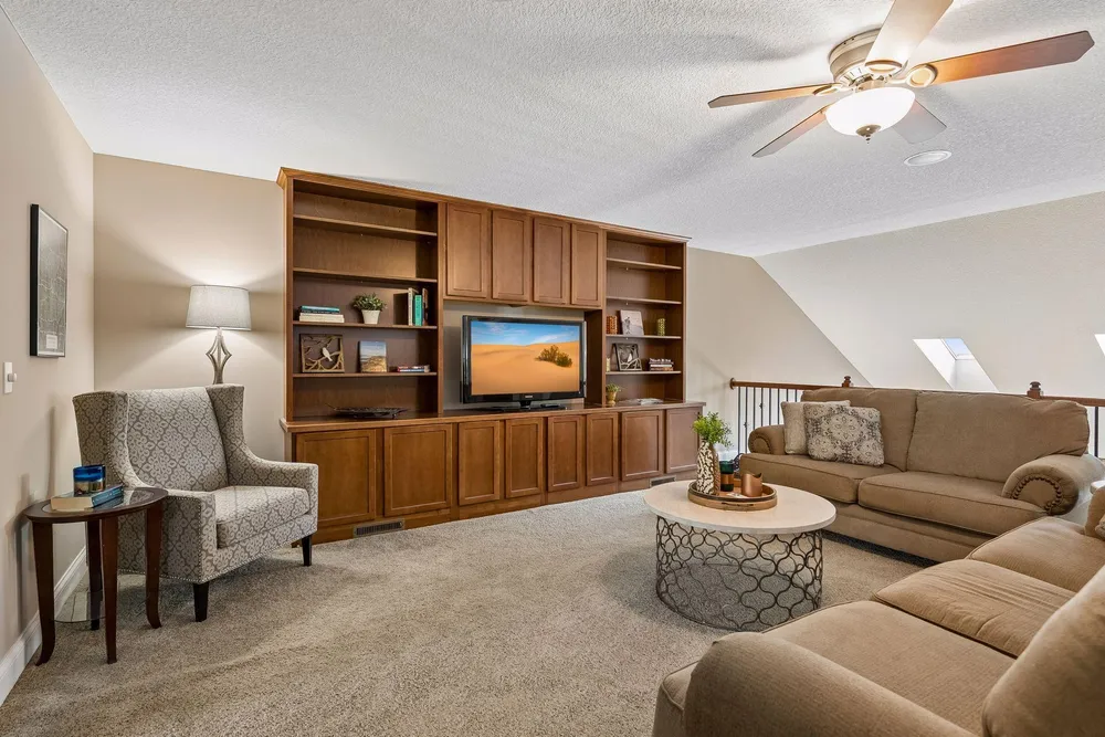 1454 Steeplechase Ln, Eagan, MN 55122