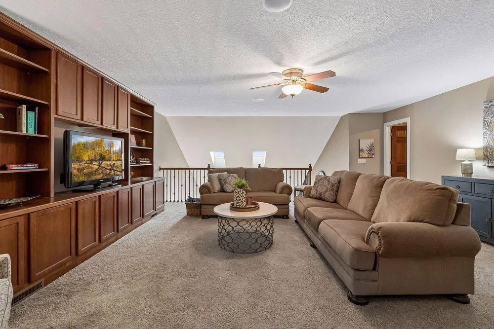 1454 Steeplechase Ln, Eagan, MN 55122