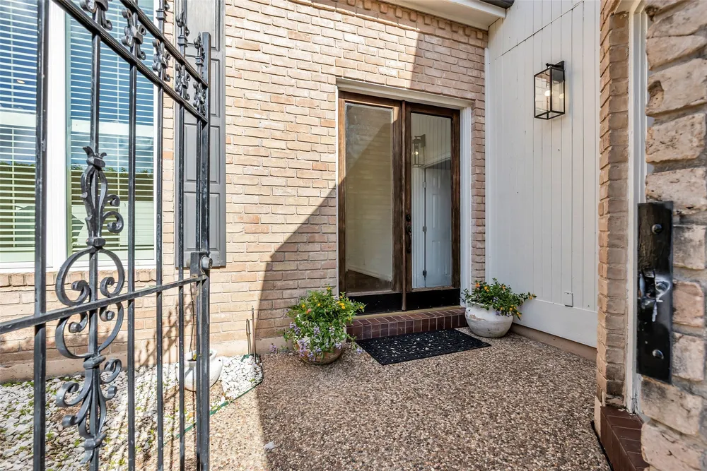 1246 Trace Dr, Houston, TX 77077