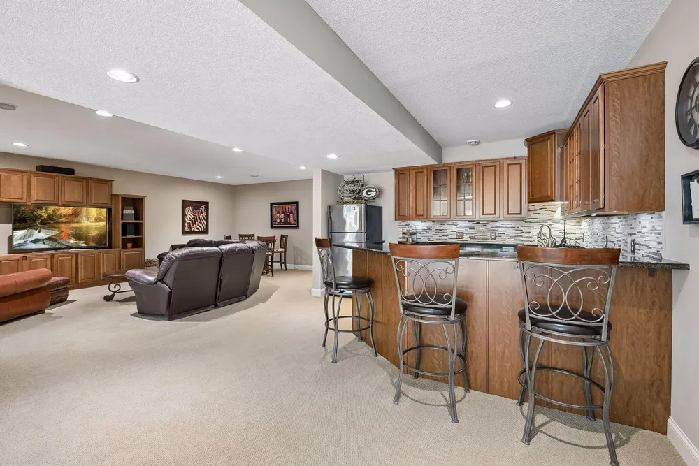 1454 Steeplechase Ln, Eagan, MN 55122