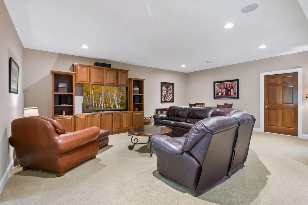 1454 Steeplechase Ln, Eagan, MN 55122