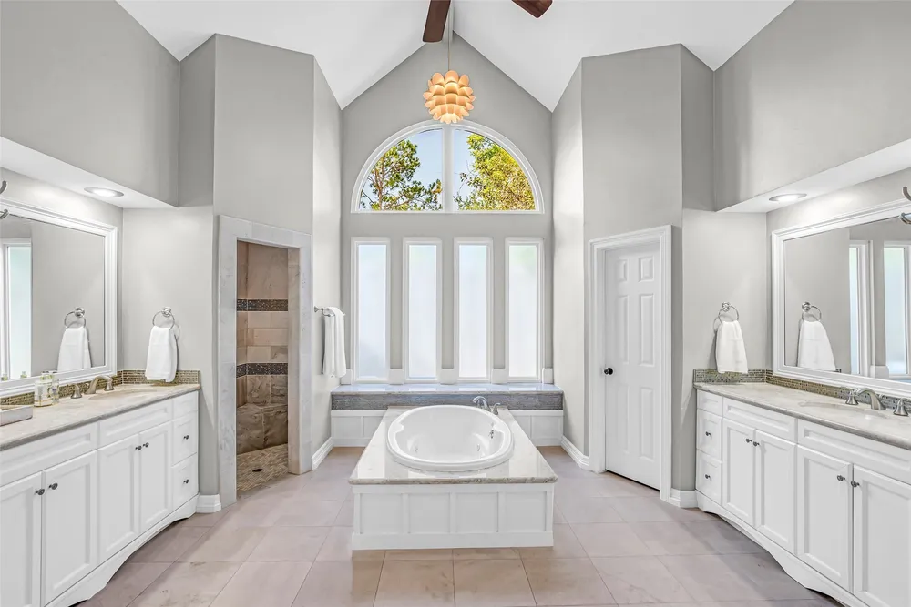 1246 Trace Dr, Houston, TX 77077