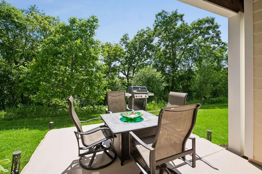 1454 Steeplechase Ln, Eagan, MN 55122