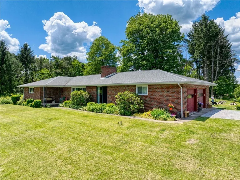 547 McKinley Rd, Big Beaver, PA 16115