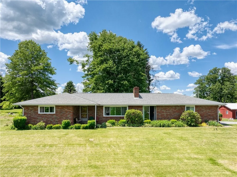547 McKinley Rd, Big Beaver, PA 16115