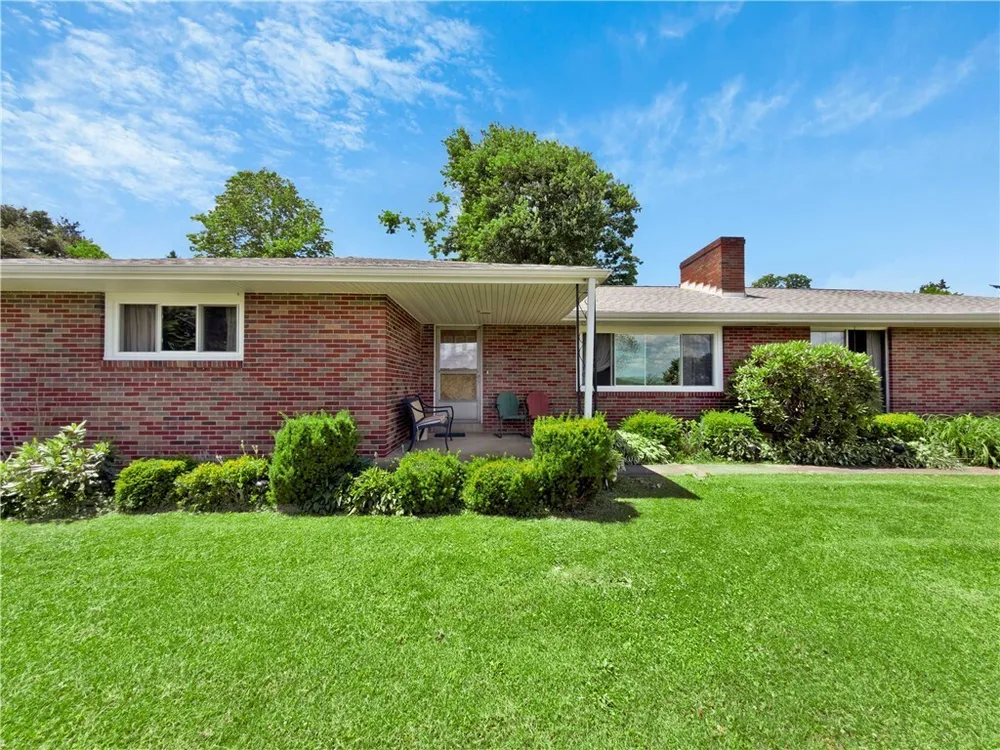 547 McKinley Rd, Big Beaver, PA 16115