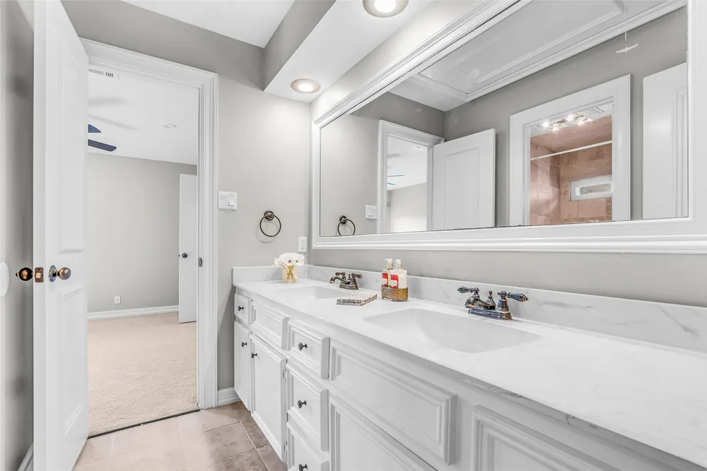 1246 Trace Dr, Houston, TX 77077