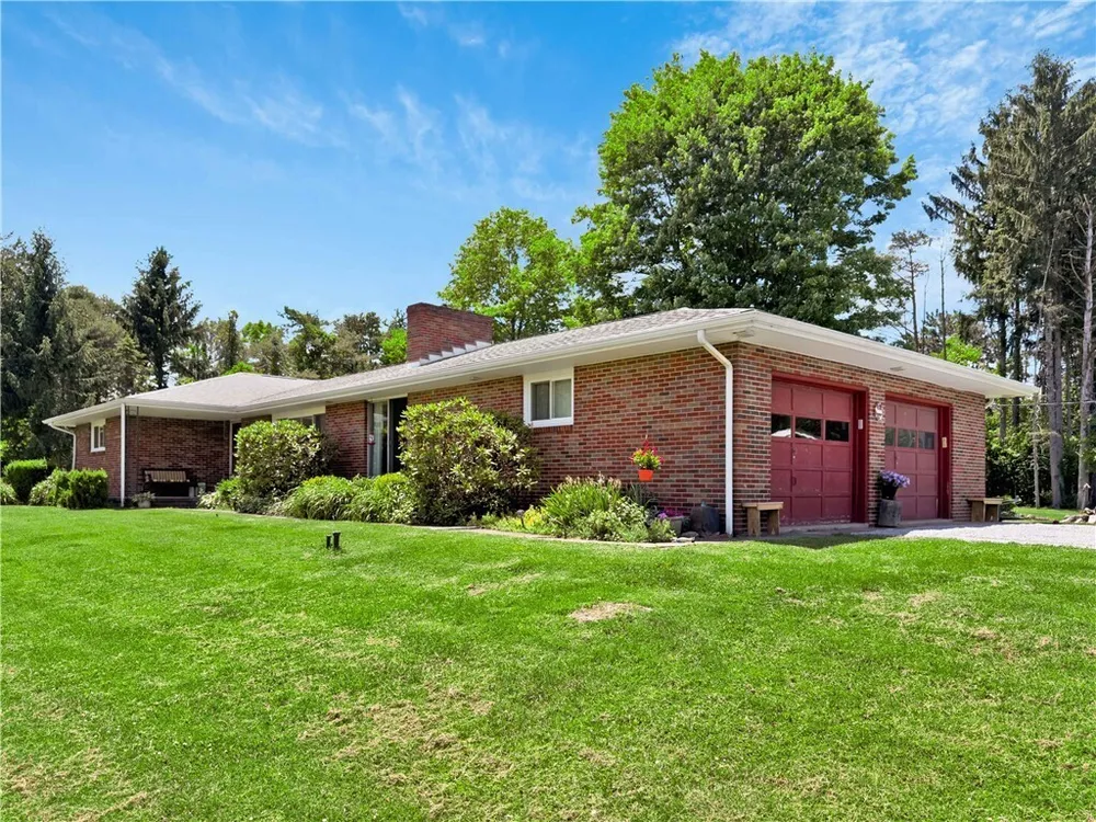 547 McKinley Rd, Big Beaver, PA 16115