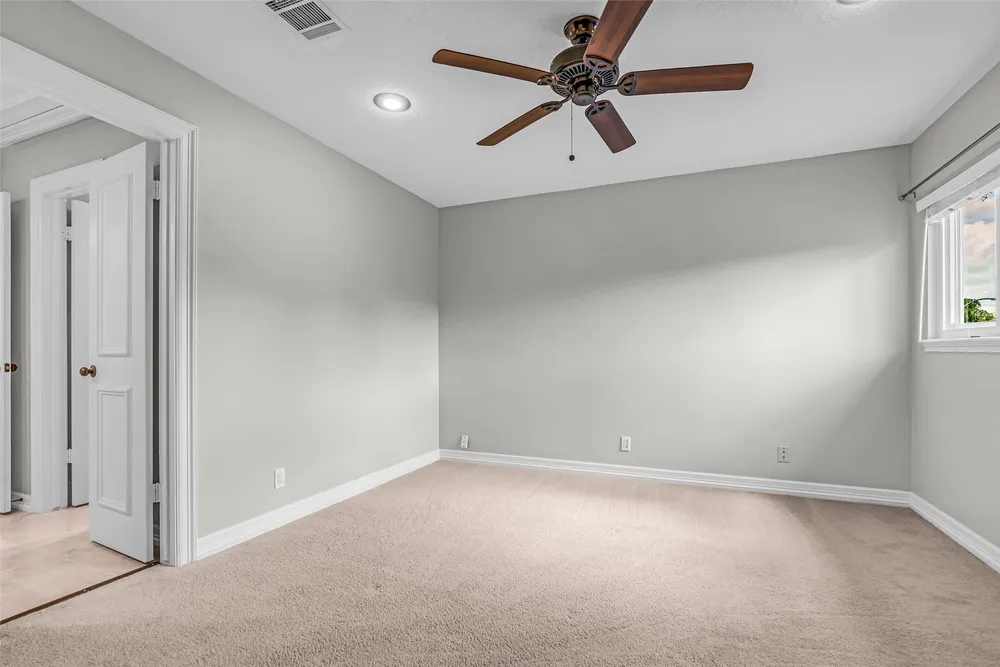 1246 Trace Dr, Houston, TX 77077