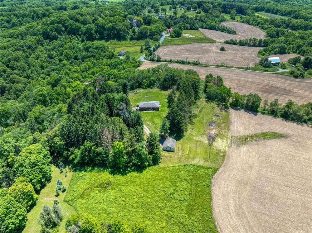 547 McKinley Rd, Big Beaver, PA 16115