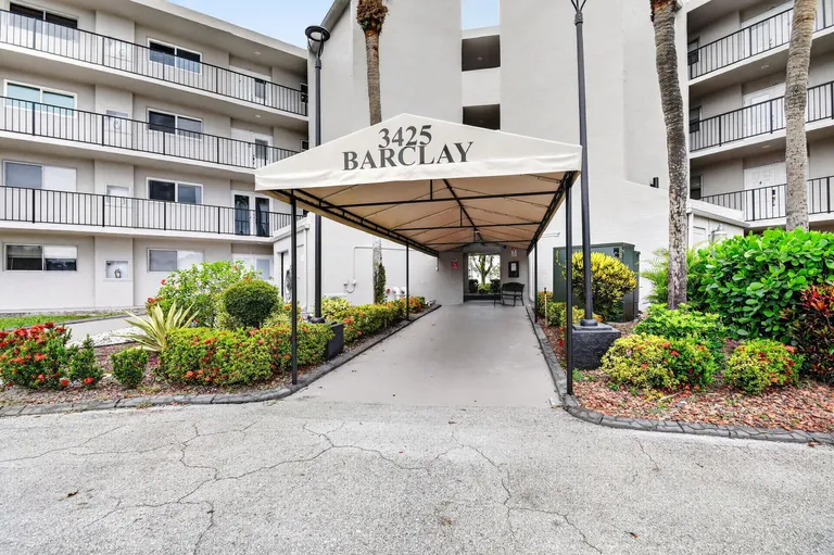 3425 Via Poinciana, Lake Worth, FL 33467