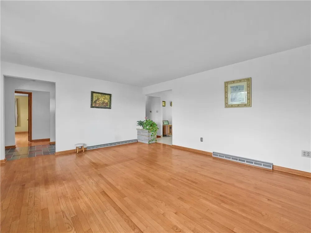 547 McKinley Rd, Big Beaver, PA 16115