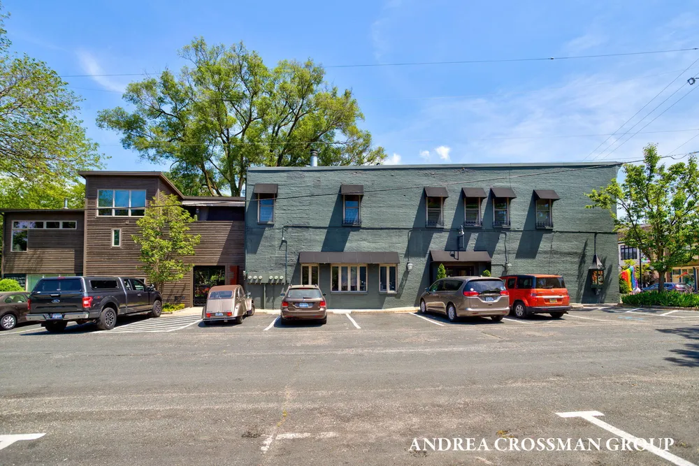 36 Center St, Douglas, MI 49406