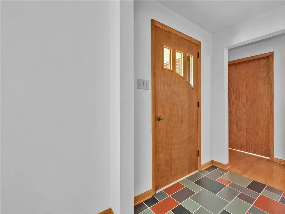 547 McKinley Rd, Big Beaver, PA 16115