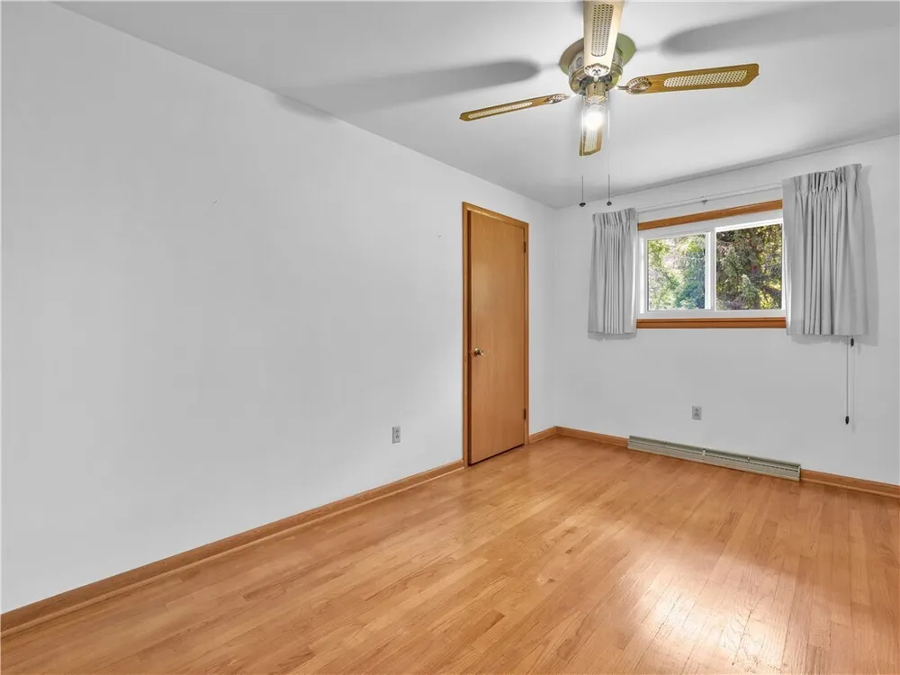 547 McKinley Rd, Big Beaver, PA 16115