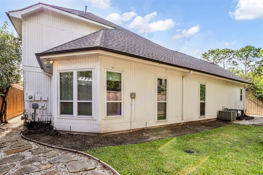 1246 Trace Dr, Houston, TX 77077