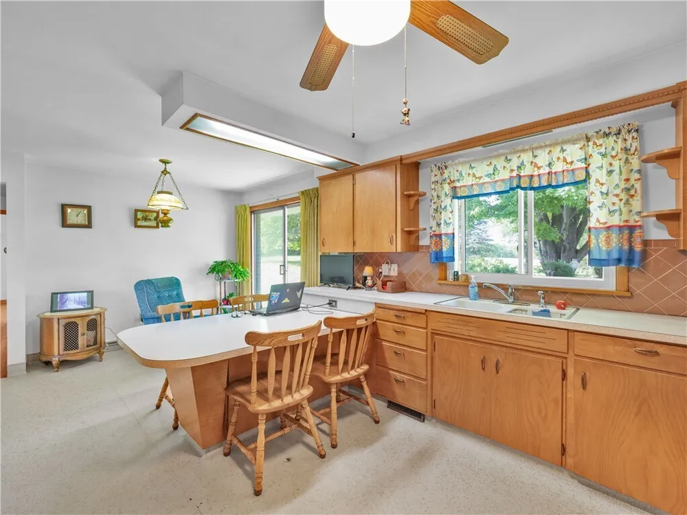 547 McKinley Rd, Big Beaver, PA 16115