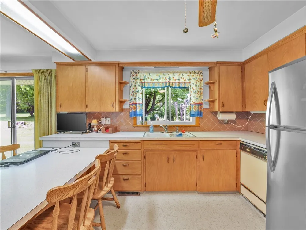 547 McKinley Rd, Big Beaver, PA 16115