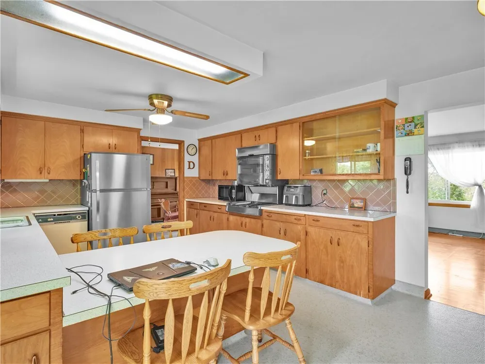 547 McKinley Rd, Big Beaver, PA 16115