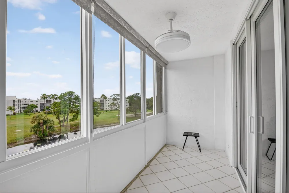 3425 Via Poinciana, Lake Worth, FL 33467