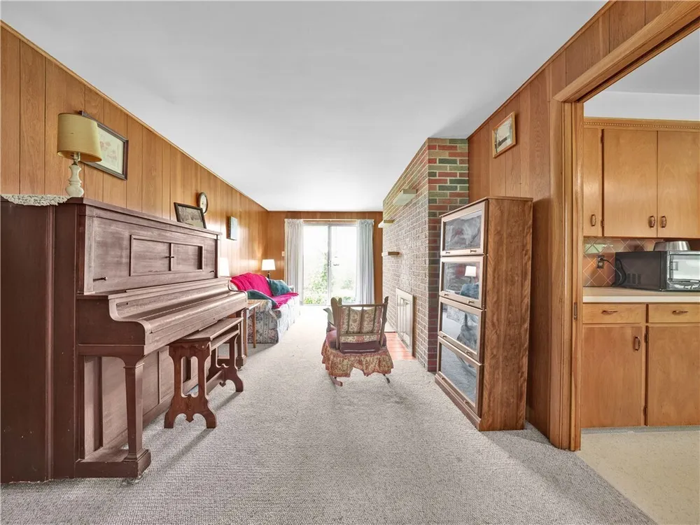 547 McKinley Rd, Big Beaver, PA 16115