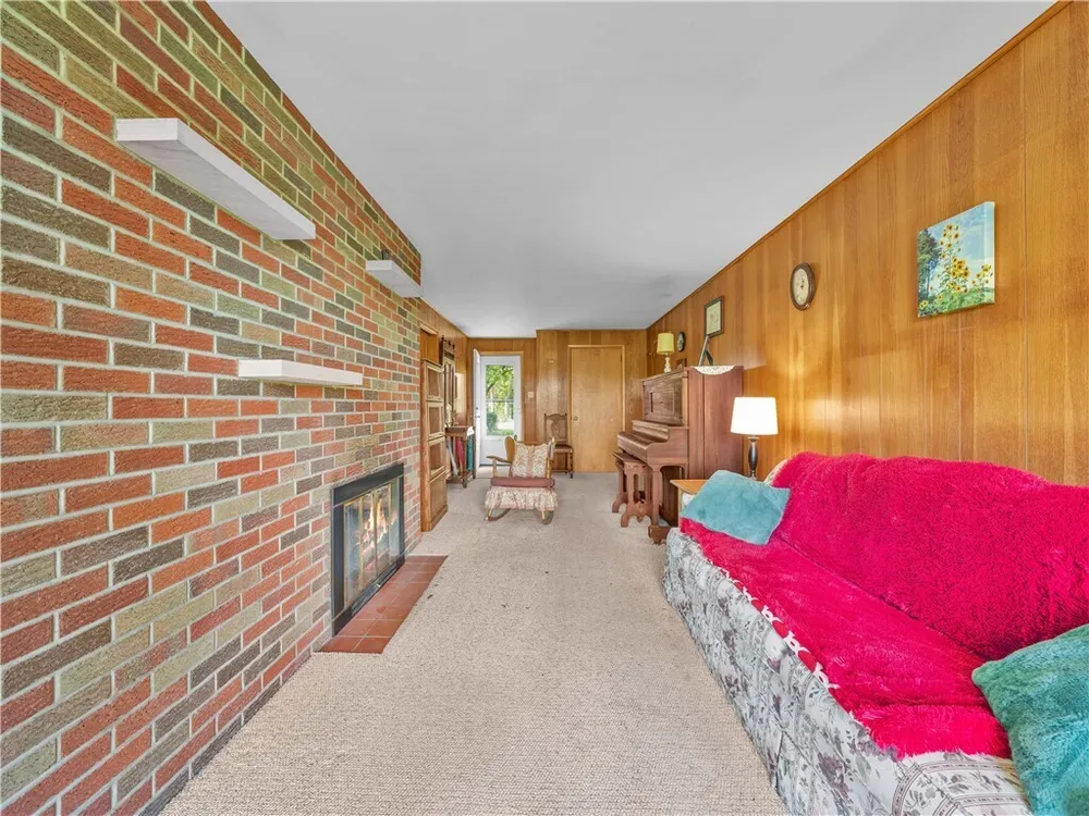 547 McKinley Rd, Big Beaver, PA 16115