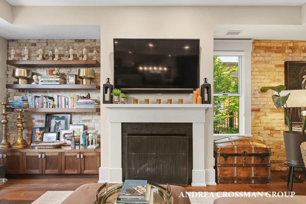 36 Center St, Douglas, MI 49406