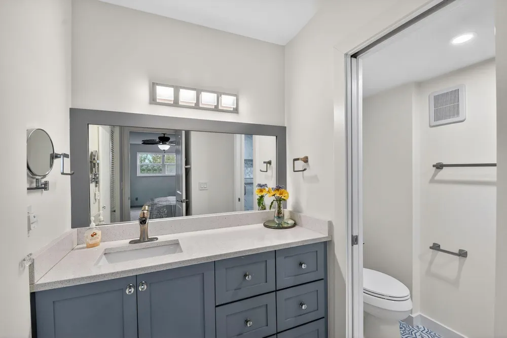 3425 Via Poinciana, Lake Worth, FL 33467