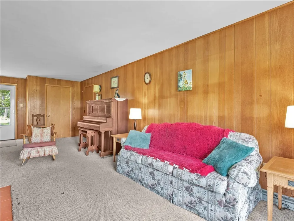 547 McKinley Rd, Big Beaver, PA 16115