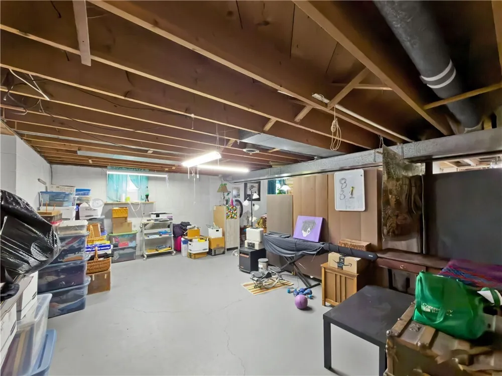 547 McKinley Rd, Big Beaver, PA 16115
