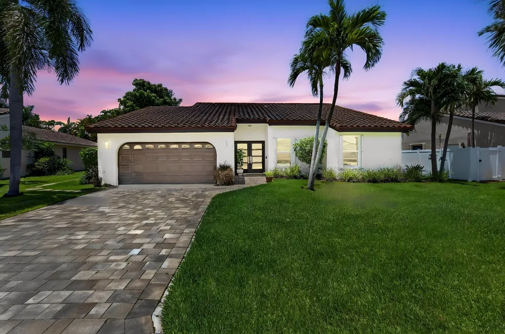 7069 NW 3rd Ave, Boca Raton, FL 33487