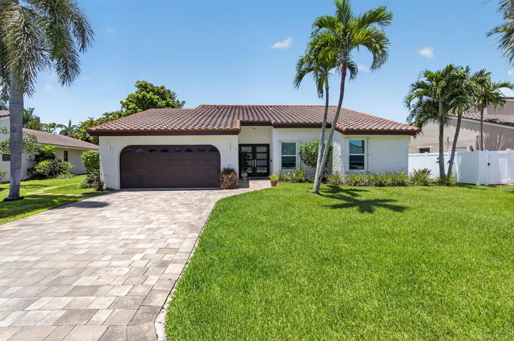 7069 NW 3rd Ave, Boca Raton, FL 33487