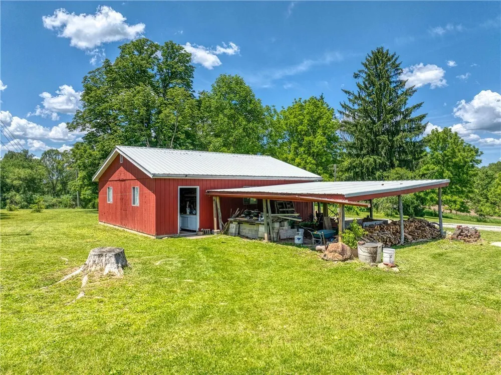 547 McKinley Rd, Big Beaver, PA 16115