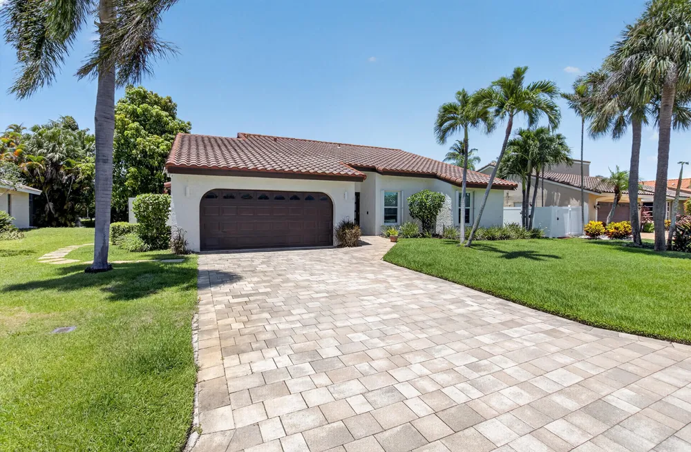 7069 NW 3rd Ave, Boca Raton, FL 33487