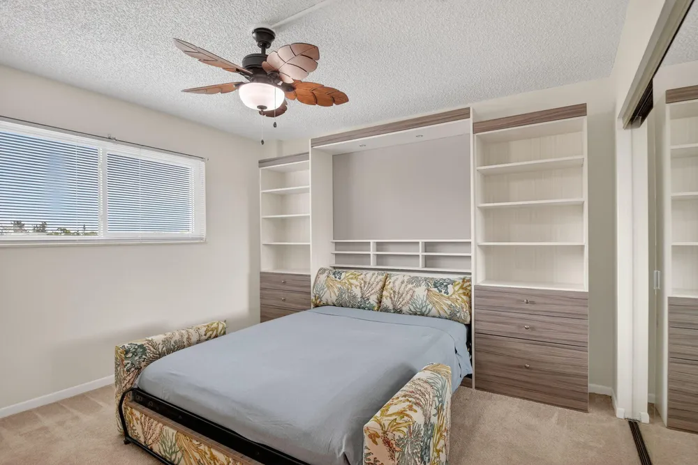 3425 Via Poinciana, Lake Worth, FL 33467