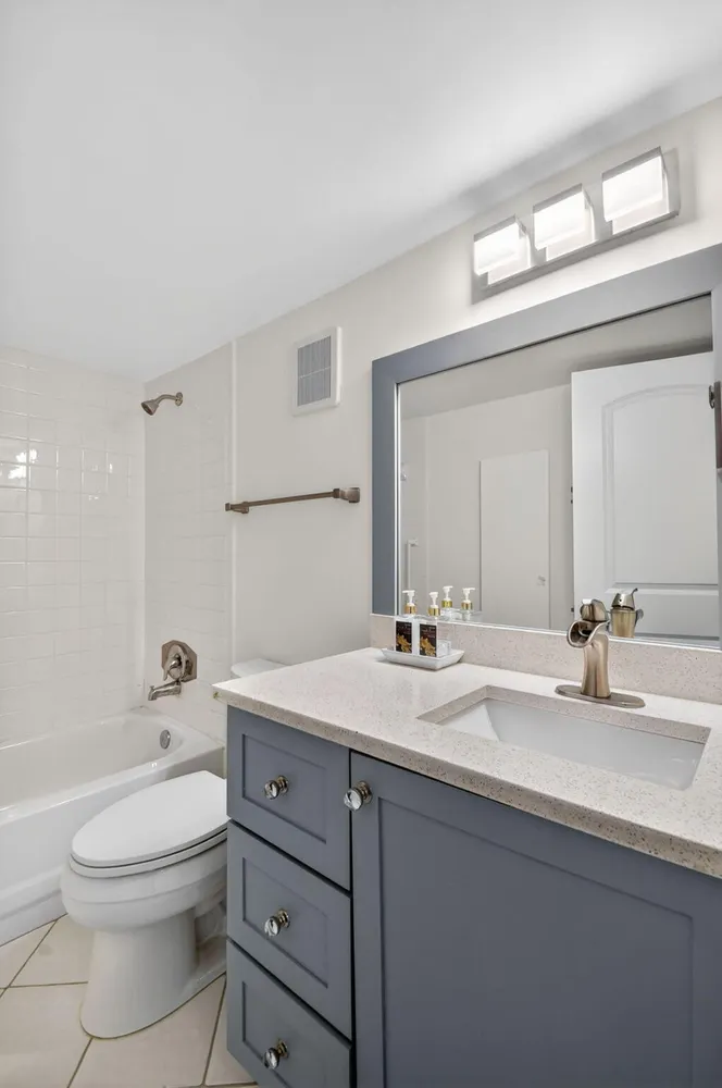 3425 Via Poinciana, Lake Worth, FL 33467