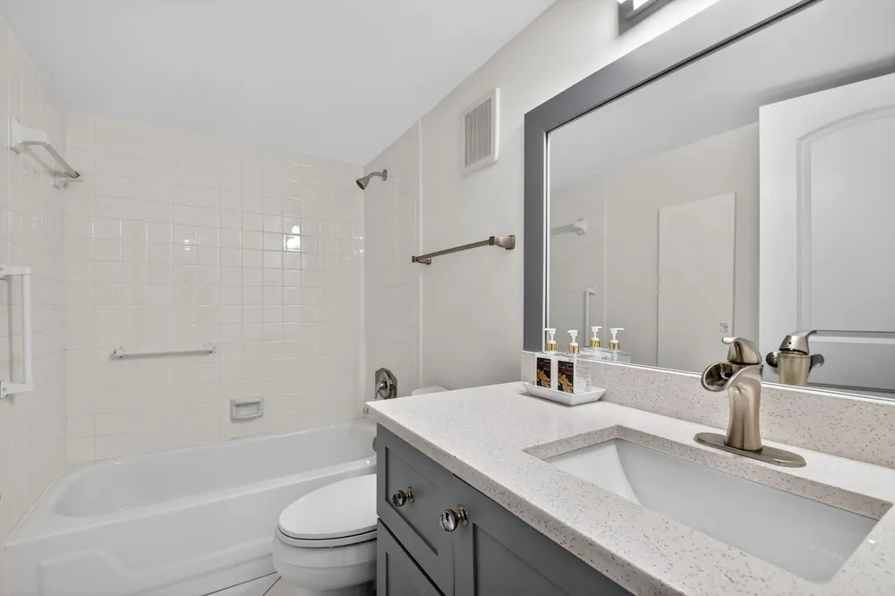 3425 Via Poinciana, Lake Worth, FL 33467