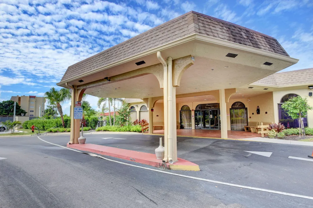 3425 Via Poinciana, Lake Worth, FL 33467