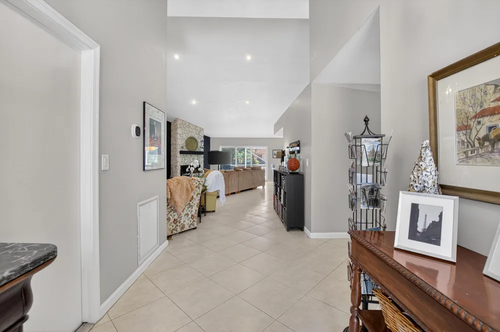 7069 NW 3rd Ave, Boca Raton, FL 33487