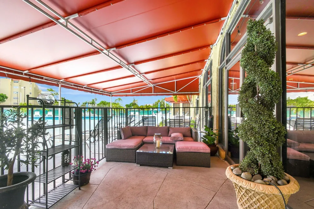3425 Via Poinciana, Lake Worth, FL 33467