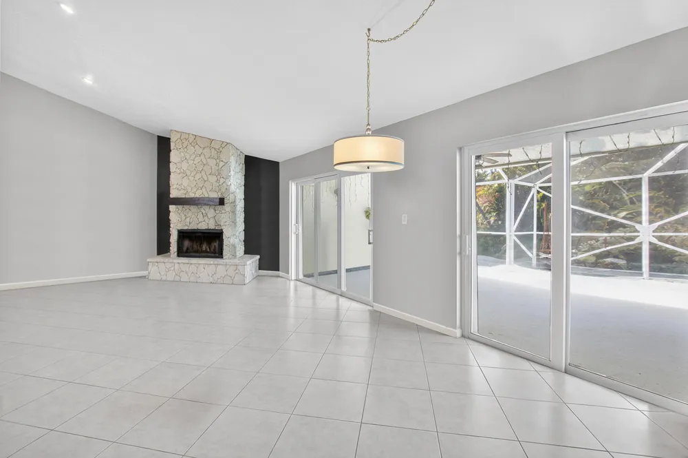 7069 NW 3rd Ave, Boca Raton, FL 33487