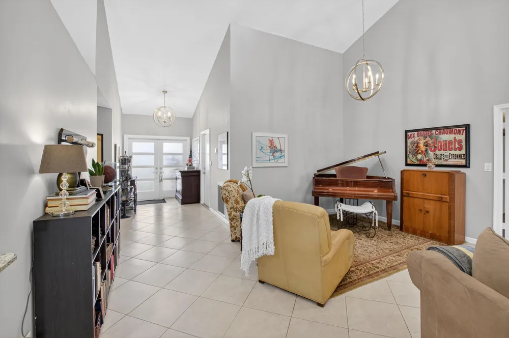 7069 NW 3rd Ave, Boca Raton, FL 33487