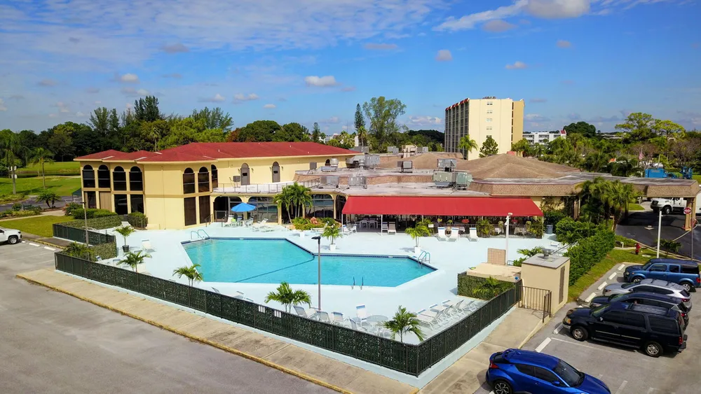 3425 Via Poinciana, Lake Worth, FL 33467