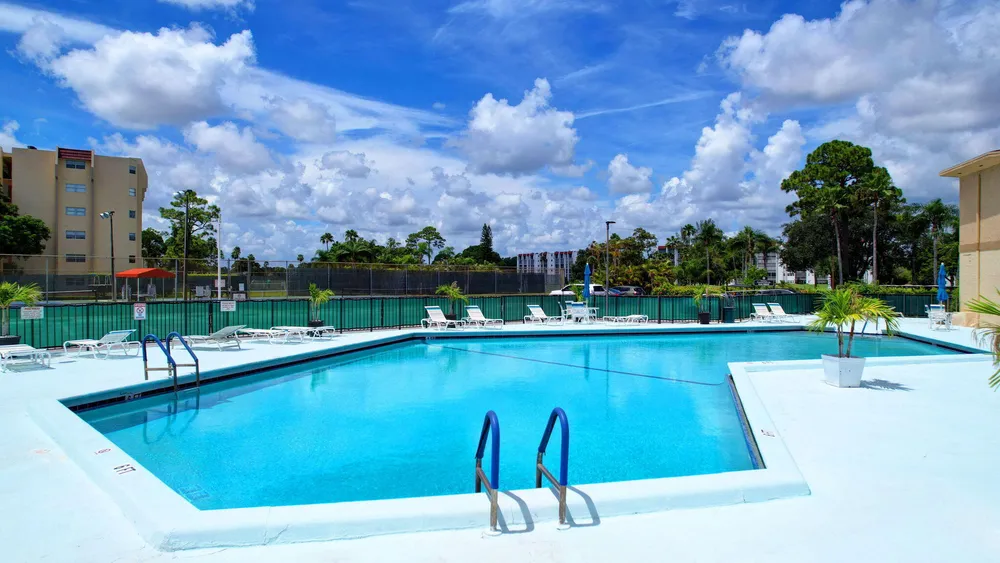 3425 Via Poinciana, Lake Worth, FL 33467