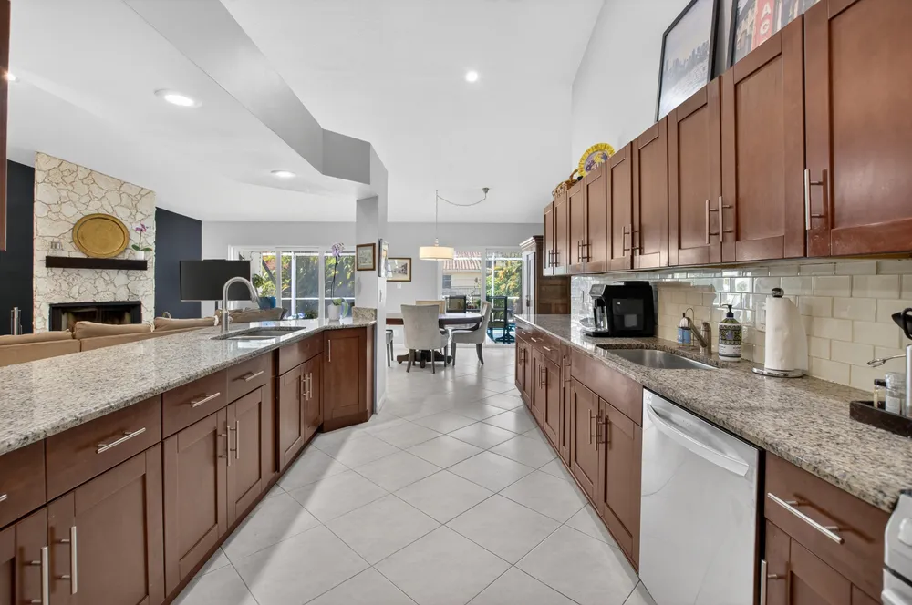 7069 NW 3rd Ave, Boca Raton, FL 33487