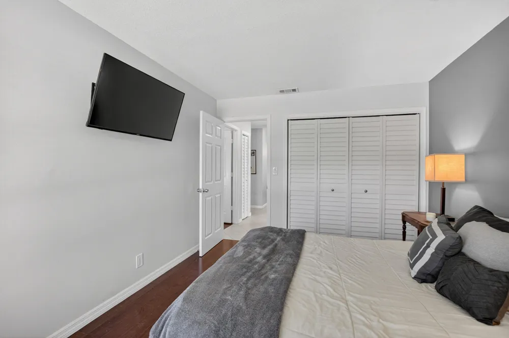 7069 NW 3rd Ave, Boca Raton, FL 33487