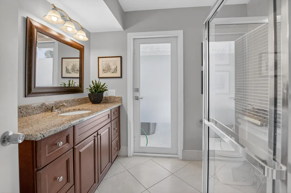 7069 NW 3rd Ave, Boca Raton, FL 33487