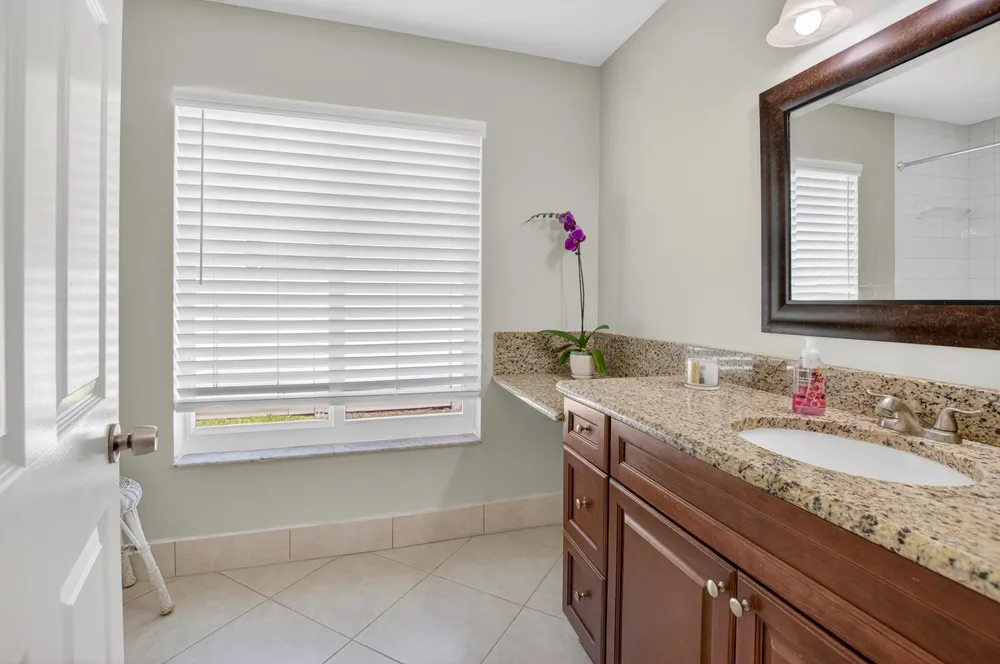 7069 NW 3rd Ave, Boca Raton, FL 33487