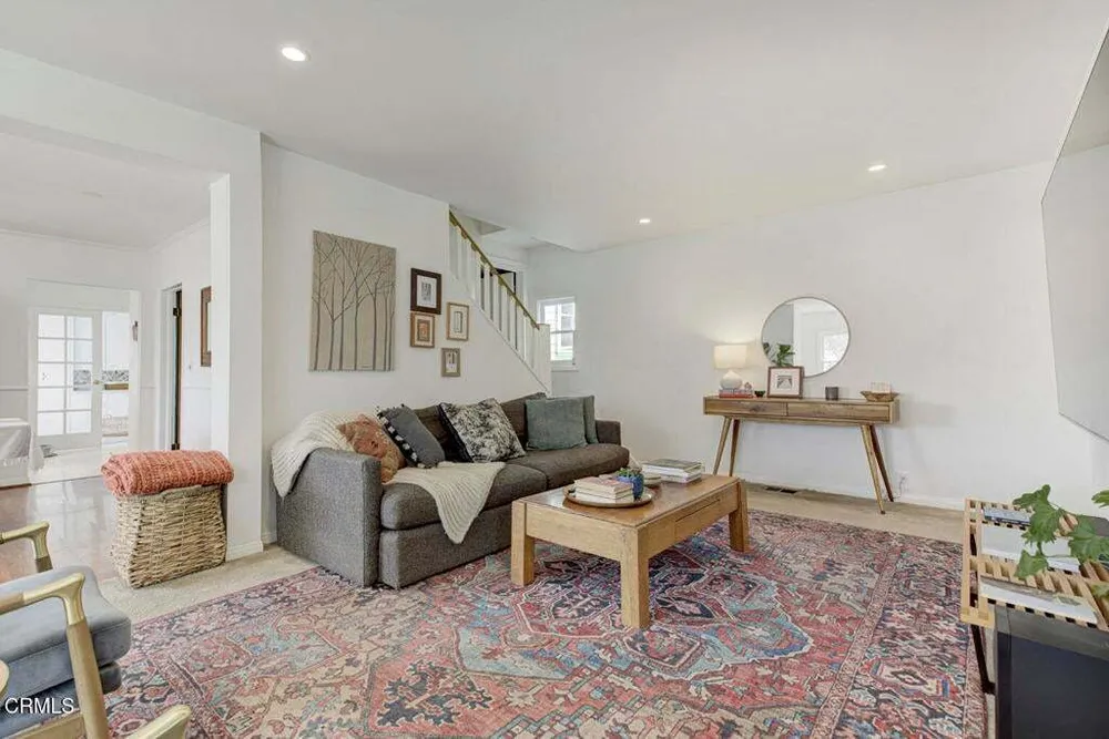2330 Yosemite Dr, Eagle Rock, CA 90041